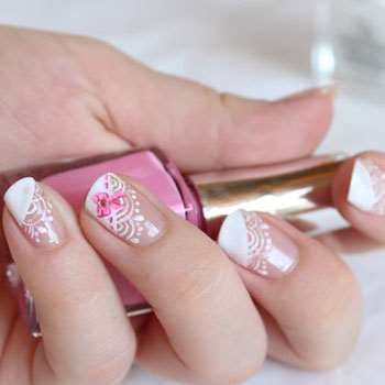 дизайн ногтей для невесты с розовыми цветами