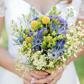 Полевые цветы в свадебном букете